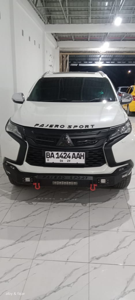 Pajero Sport 2.4L Dakar ( 4X2) 8A/T Tahun 2017